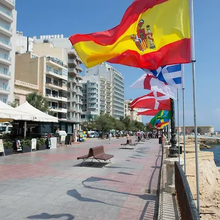 Sunny Penthouse Apartment Sliema