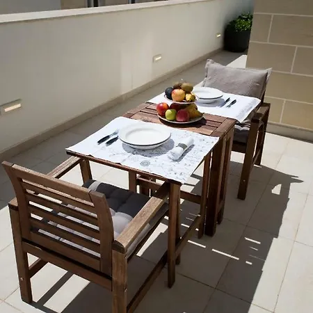 Sunny Penthouse Apartment Sliema